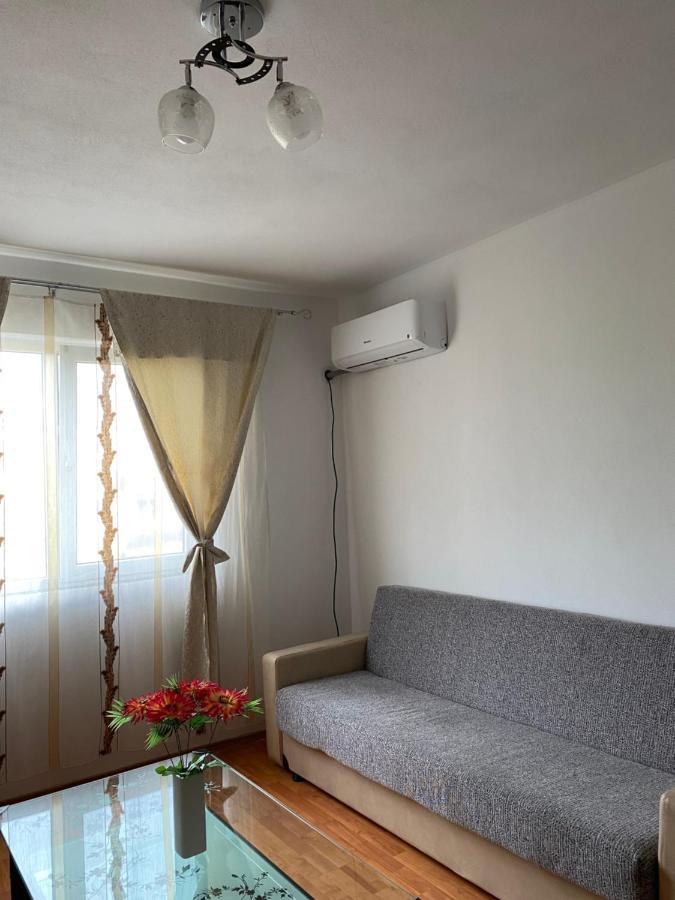 Ferienwohnung Apartament Ally'S Orşova Exterior foto